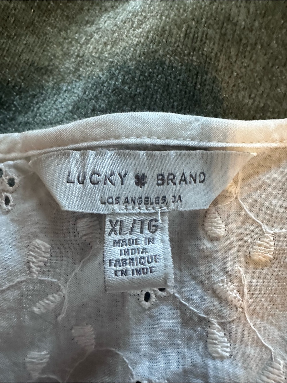 Lucky Brand Cream Eyelet Sleeveless V-Neck Tank Top - Picture 4 of 4